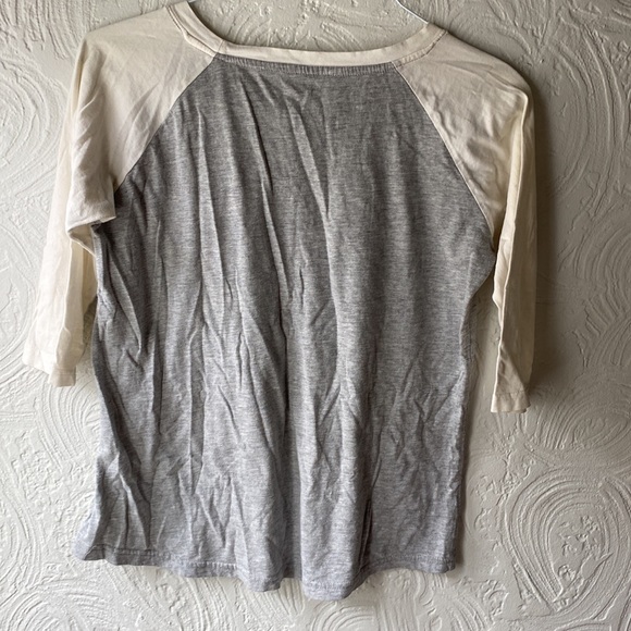 Light grey Burton t-shirt with cream-colour 3/4 length sleeves. - Picture 2 of 4